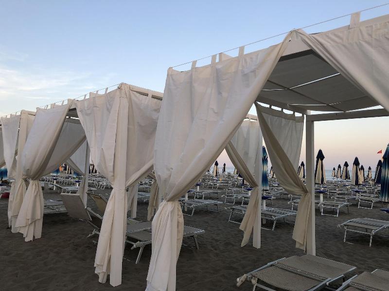 Hotel Mediterraneo Lido di Latina Esterno foto