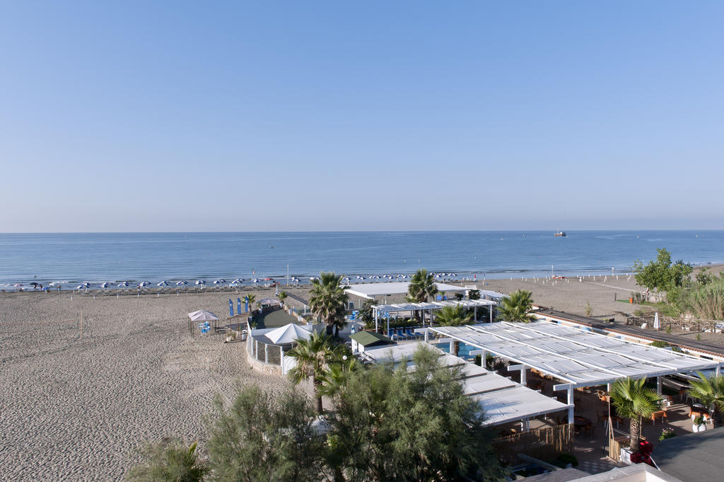 Hotel Mediterraneo Lido di Latina Esterno foto